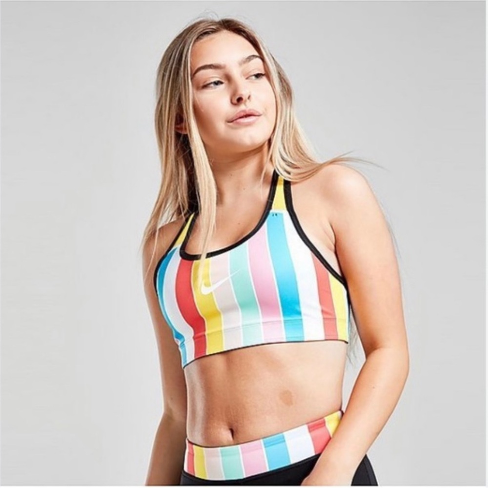 NWOT Nike reversible striped sports bra, s
